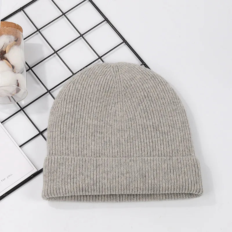 Kaschmir-Beanie im modernen Stil ⎜ Weiche Unisex-Mütze für stilvolle Wintertage
