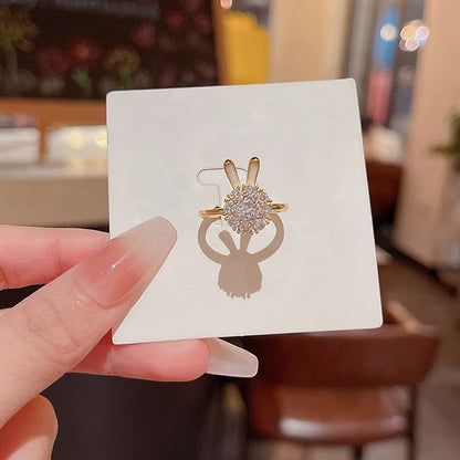 Hasenohren-Ring in Goldoptik ⎜ Verspielter Ring mit funkelnden Zirkonia für süße und stilvolle Akzente