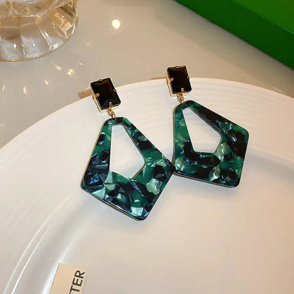 Leopardenmuster-Ohrringe mit Goldakzent ⎜ Trendiger Ohrschmuck für modische Alltagslooks