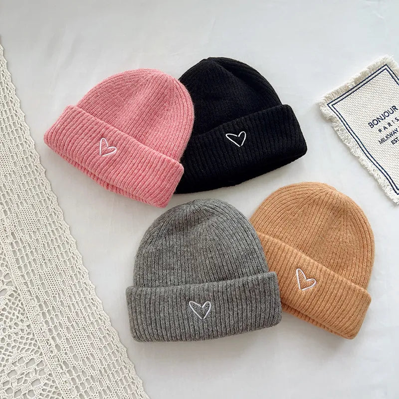 Wollmütze für Kinder mit Herz-Detail ⎜ Warme Strickmütze für süße Winter-Looks