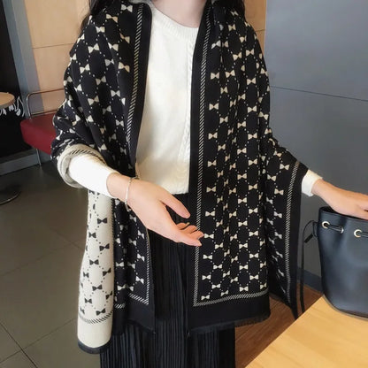 Oversize-Schal mit Schleifenmuster ⎜ Doppelseitiger Schal für feminine Everyday-Looks