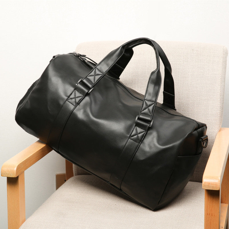Sportliche Herrentasche aus Leder ⎜ Geräumige Trainingstasche für Sport, Reise und Freizeit