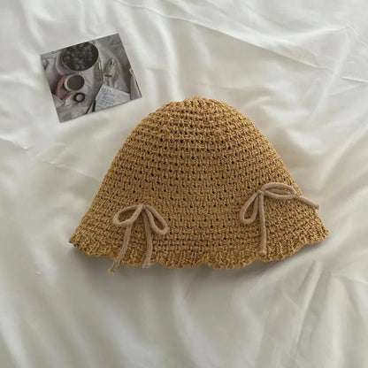 Sommerhut mit Schleifendetail für Damen ⎜ Gehäkeltes Modell für verspielte Freizeitlooks