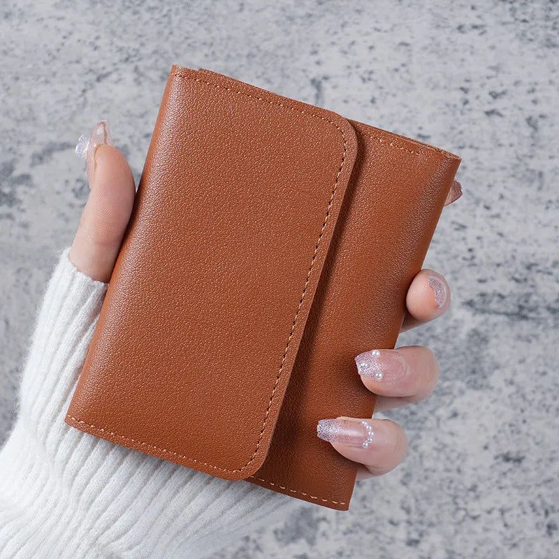 Damen Geldbörse mit Magnetverschluss ⎜ Schlichte Brieftasche mit Fächern für Karten und Scheine