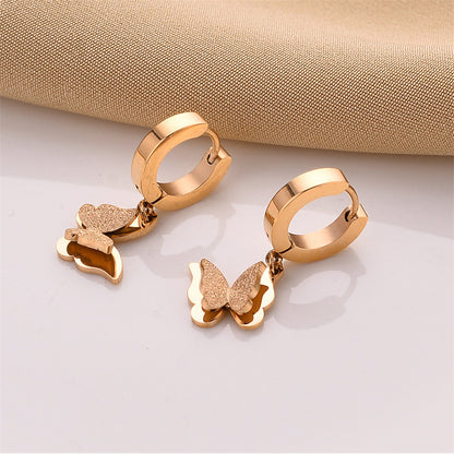 Femininer Ohrschmuck mit Schmetterlingsmotiv ⎜ Zarte Goldoptik für leichte und verspielte Styles