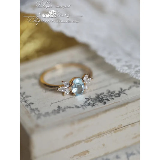 Damenring mit Zirkonia ⎜ Eleganter Ring in Flügeloptik für stilvolle Anlässe und Alltagsglanz