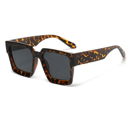 Sonnenbrille für Damen mit eckigem Oversize-Rahmen ⎜ Lässig und lichtgeschützt unterwegs