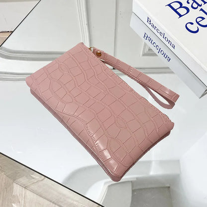 Damen Clutch in Lederoptik ⎜ Schlanke Reißverschlusstasche mit Krokoprägung für Alltag und Events