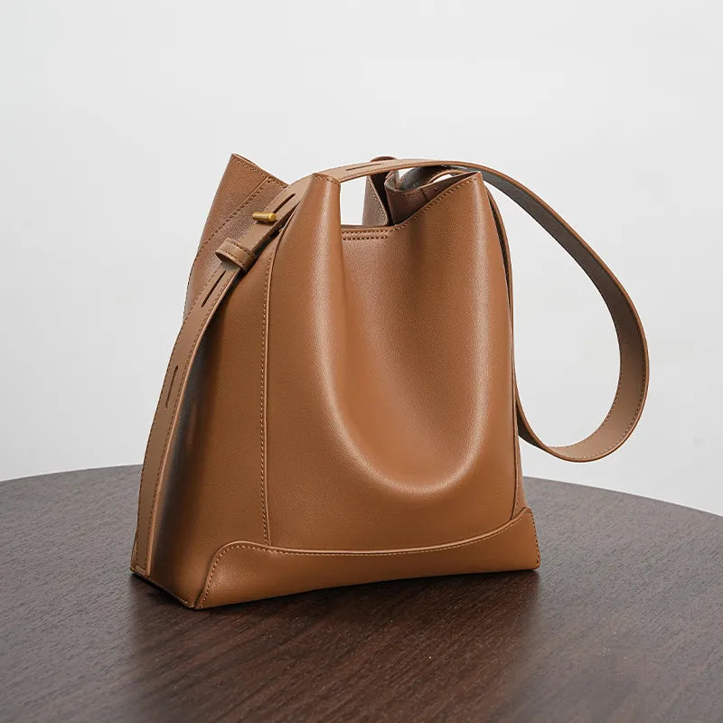 Große Schultertasche für Damen ⎜ Strukturierte Tasche in Lederoptik mit viel Platz für Alltag und Büro