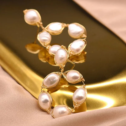 Kreolen mit Perlendetail ⎜ Handgefertigter Ohrschmuck für besondere und elegante Anlässe