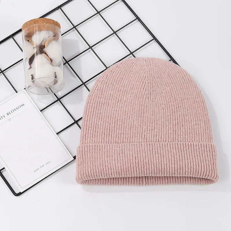 Kaschmir-Beanie im modernen Stil ⎜ Weiche Unisex-Mütze für stilvolle Wintertage