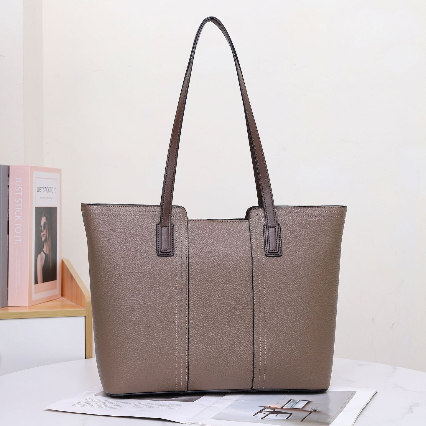 Alltagstasche für Damen ⎜ Weiche Wildledertasche im lässigen Look für Herbst und Winter