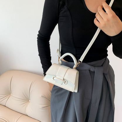 Mini Umhängetasche für Damen ⎜ Kompakte Tasche in Lederoptik für Alltag, Büro und City-Looks
