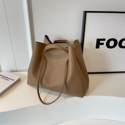 Große Tragetasche für Damen ⎜ Robuste Schultertasche aus Lederoptik mit viel Stauraum für Alltag und Büro