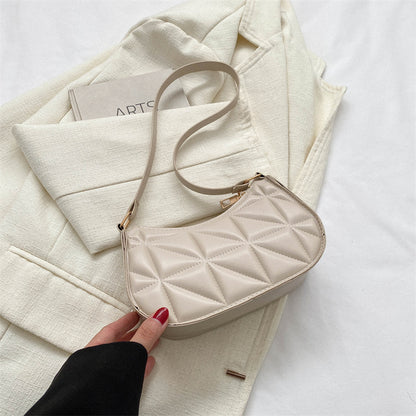 Modische Umhängetasche für Damen ⎜ Gepolsterte Unterarmtasche mit Steppdesign für Alltag und Ausgehen