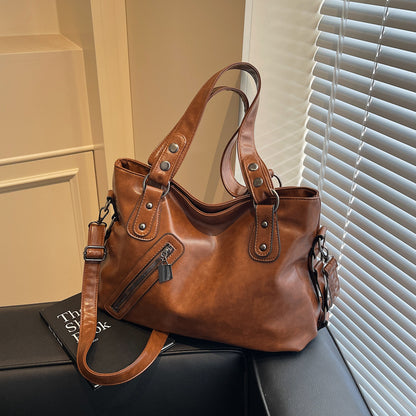 Große Umhängetasche für Damen ⎜ Vielseitige Schultertasche in Lederoptik mit Reißverschluss und Stauraum