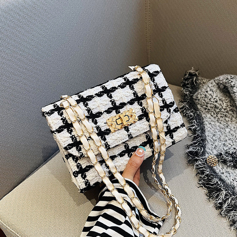 Umhängetasche mit Kette ⎜ Klassische Damen Schultertasche mit Drehverschluss für Business oder Events