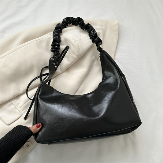 Modische Schultertasche für Damen ⎜ Kleine Henkeltasche mit Rüschenriemen für Alltag und Ausgehen
