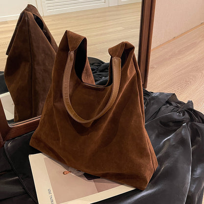 Vintage Schultertasche für Damen ⎜ Weiches Wildleder-Design mit edler Struktur und Komfort