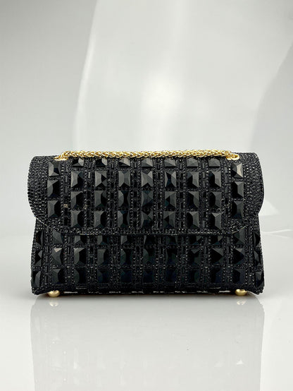 Abendtasche mit Glitzersteinen ⎜ Elegante Clutch mit Kettenträger und glänzender Oberfläche für Partys und Events
