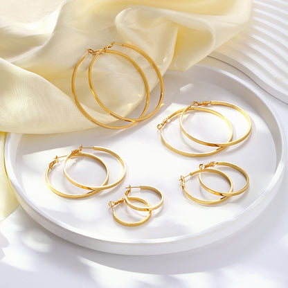 Goldene Ohrringe für Damen ⎜ Leichtes Ovaldesign für stilvolle Kombinationen im Alltag