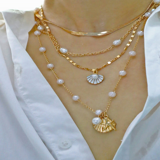 Sommerliches-Ketten-Set ⎜ Mehrlagige Kette im Beach-Look mit Perlen, Muschel- und Seesternanhänger für Sommerstyles