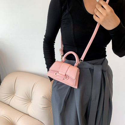 Mini Umhängetasche für Damen ⎜ Kompakte Tasche in Lederoptik für Alltag, Büro und City-Looks