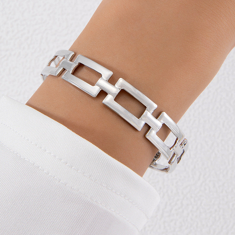 Armband für Damen ⎜ Geometrisches Design in Goldoptik für stilvolle Business- und Freizeitlooks