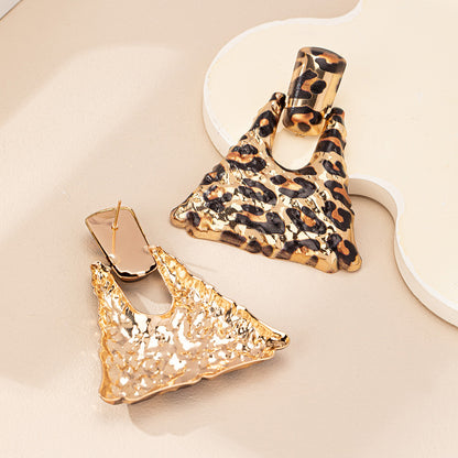 Geometrischer Ohrschmuck für Damen ⎜ Leopardenmuster trifft modernes Design für trendige Outfits