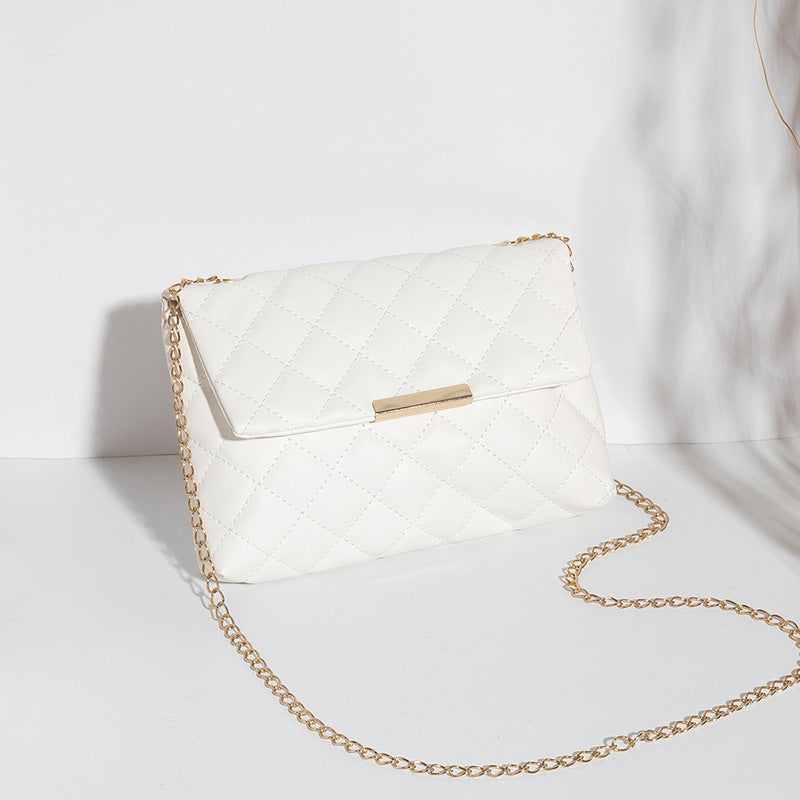 Kleine Schultertasche für Damen ⎜ Modische Kettentasche mit Steppung für trendige Looks und Events