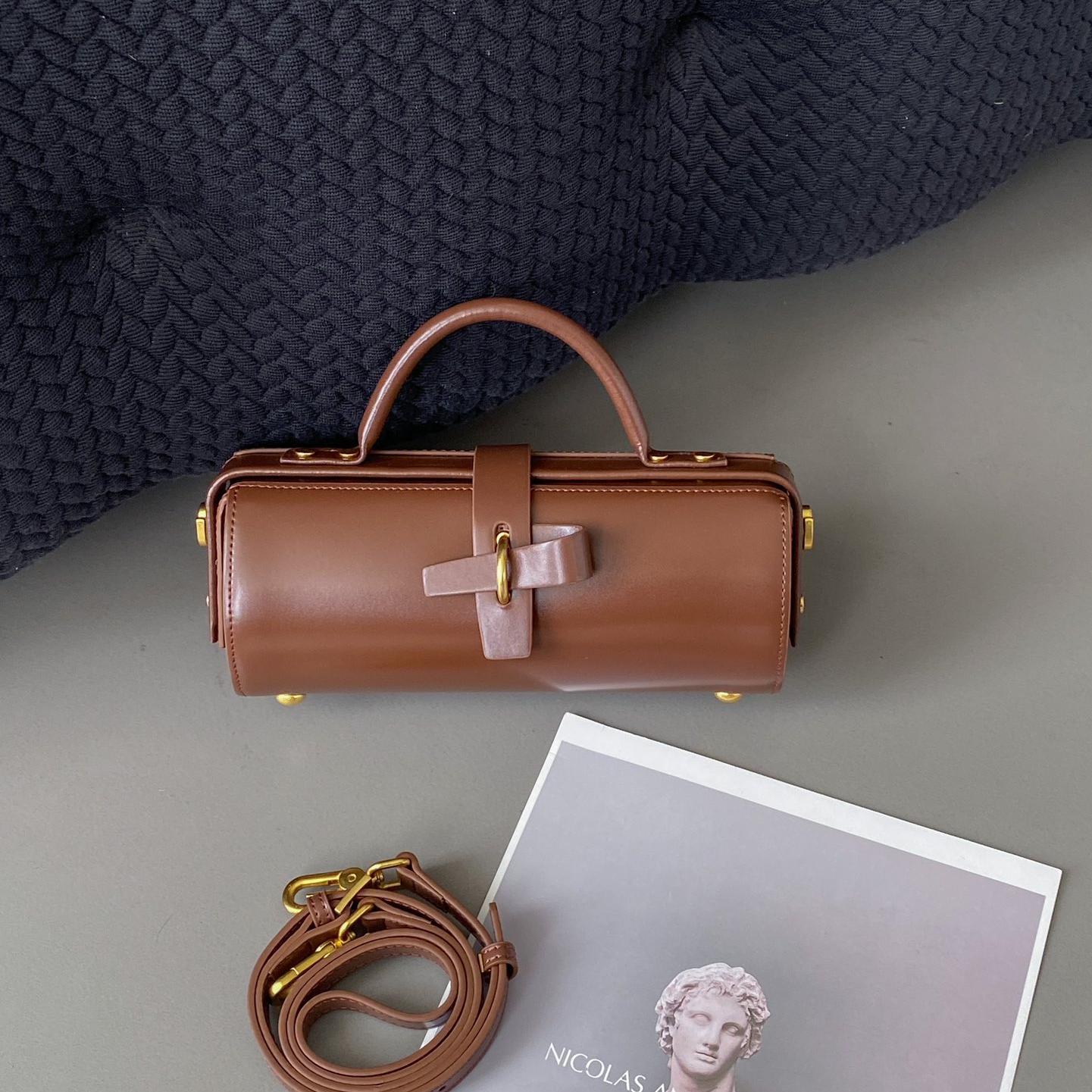 Moderne Tasche für Damen ⎜ Strukturierte Schultertasche im Vintage-Look für Arbeit, Freizeit und Übergang