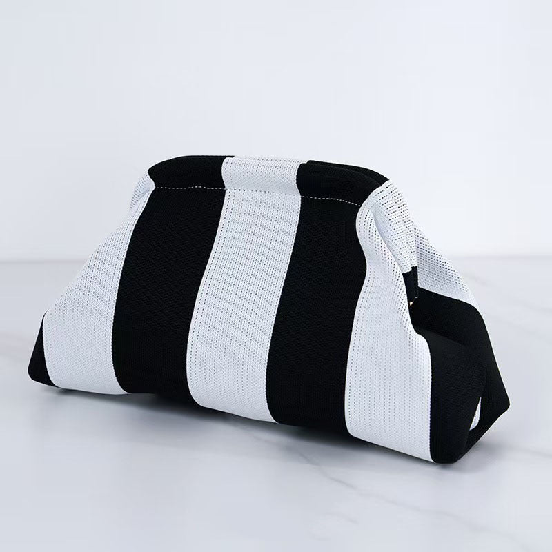 Stoff Clutch für Damen ⎜ Weiche Tasche mit auffälligem Muster und stabilem Rahmen für Alltag und Events