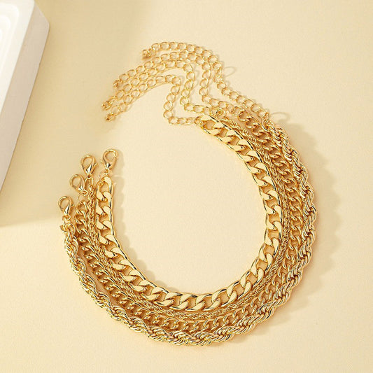 Vintage-inspiriertes Armkettchen ⎜ Geflochtenes Doppelband in Goldoptik für charmante Outfits