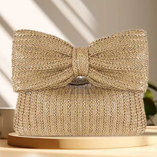 Strohtasche mit Schleife für Damen ⎜ Sommerliche Clutch in Flechtoptik für Events und Freizeit
