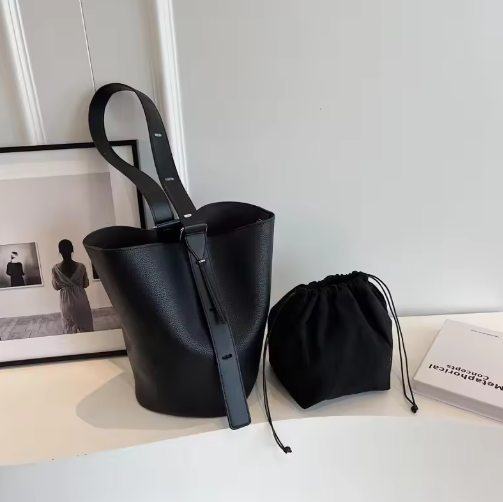 Große Schultertasche für Damen ⎜ Klassische Beuteltasche mit Innentasche für Arbeit und Stadtleben
