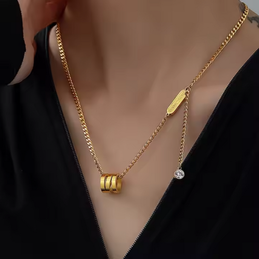 Stilvolle Damenkette  ⎜ Vergoldete Gliederkette mit modernem Spiralanhänger für schlichte und stilvolle Outfits