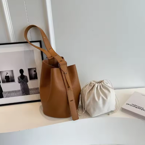 Große Schultertasche für Damen ⎜ Klassische Beuteltasche mit Innentasche für Arbeit und Stadtleben