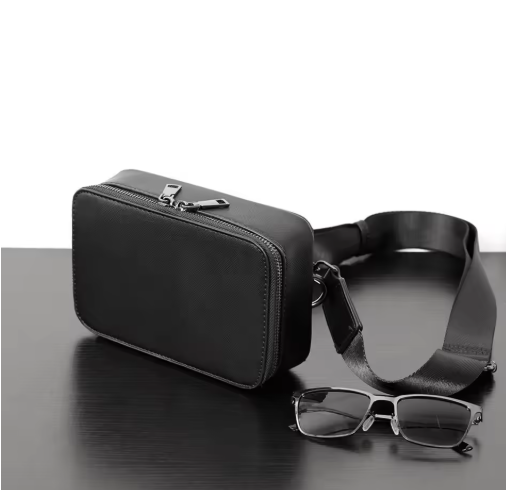 Geräumige Brusttasche für Männer ⎜ Praktische Umhängetasche für Studium, Stadt und Unterwegs