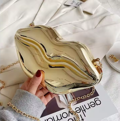 Damen Schultertasche in Lippenform ⎜ Glänzende Clutch mit Kette für besondere Outfits und Partynächte