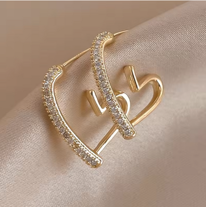 Romantischer Herzschmuck für Damen ⎜ Funkelndes Design in Goldoptik für moderne Love-Looks