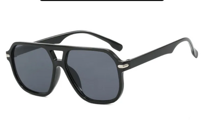 Retro-inspirierte Sonnenbrille für Damen ⎜ Stilvoll getönt für Alltag und Freizeit