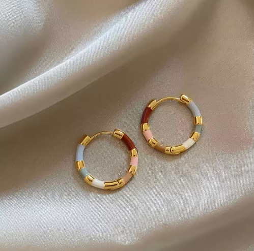 Kreolen in Emaille-Optik ⎜ Farbenfroher Ohrschmuck im Vintage-Stil für verspielte Alltagslooks