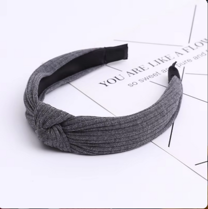 Breiter Haarreif im Retro-Stil für Damen ⎜ Geflochtenes Stirnband aus Strick für vielseitige Alltagsfrisuren