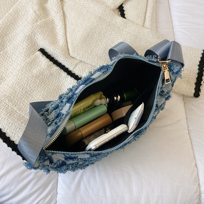Denim Schultertasche für Damen ⎜ Stylische Henkeltasche mit Karomuster für Freizeit, Streetwear und Alltag