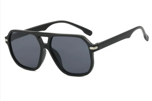 Retro-inspirierte Sonnenbrille für Damen ⎜ Stilvoll getönt für Alltag und Freizeit