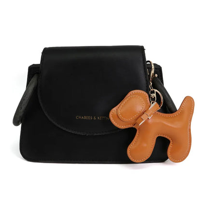 Hund Anhänger aus Kunstleder ⎜ Stilvoller Taschenanhänger mit Karabiner für die Handtasche