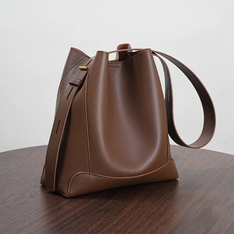 Große Schultertasche für Damen ⎜ Strukturierte Tasche in Lederoptik mit viel Platz für Alltag und Büro
