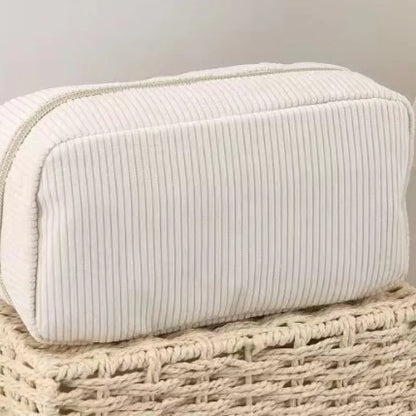 Kosmetiktasche aus Cord für unterwegs ⎜ Reißfeste Schminktasche mit weichem Stoff für Reiseartikel