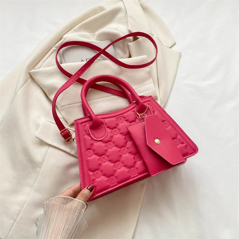 Mini-Tasche für Damen ⎜ Kompakte Schultertasche mit geprägter Oberfläche und passender Geldbörse