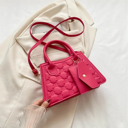 Mini-Tasche für Damen ⎜ Kompakte Schultertasche mit geprägter Oberfläche und passender Geldbörse